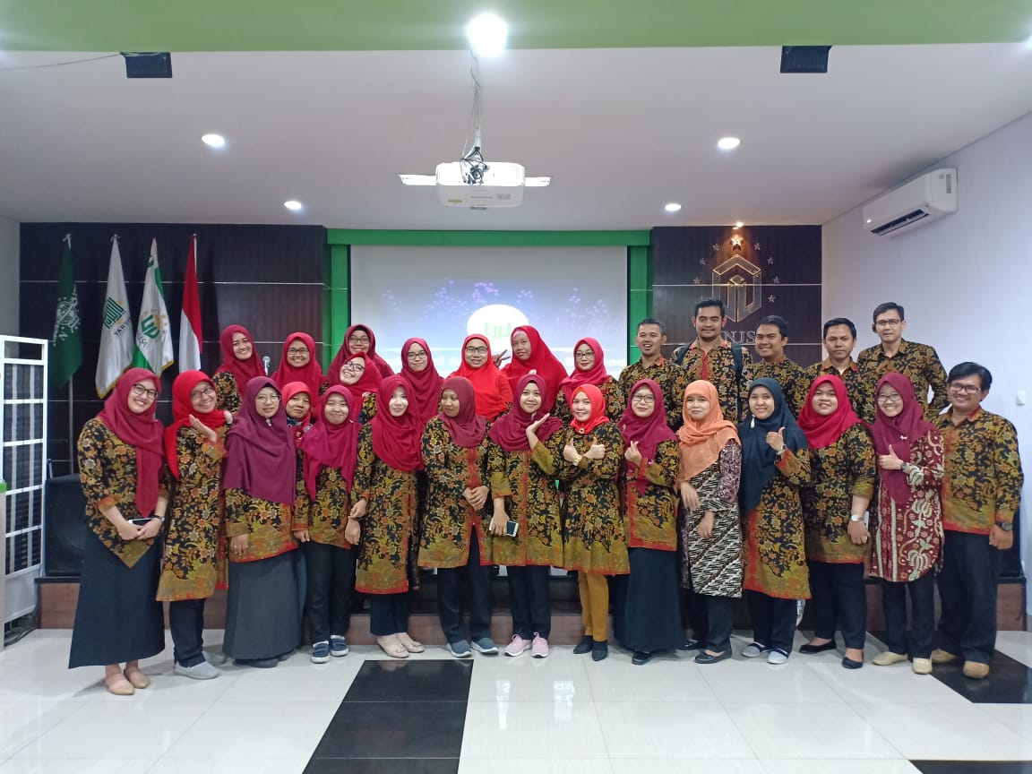 Sosialisasi Aplikasi Analisis Butir Soal, Bank Dokumen dan Sosialisasi Penarikan Hasil Survei Kepuasan