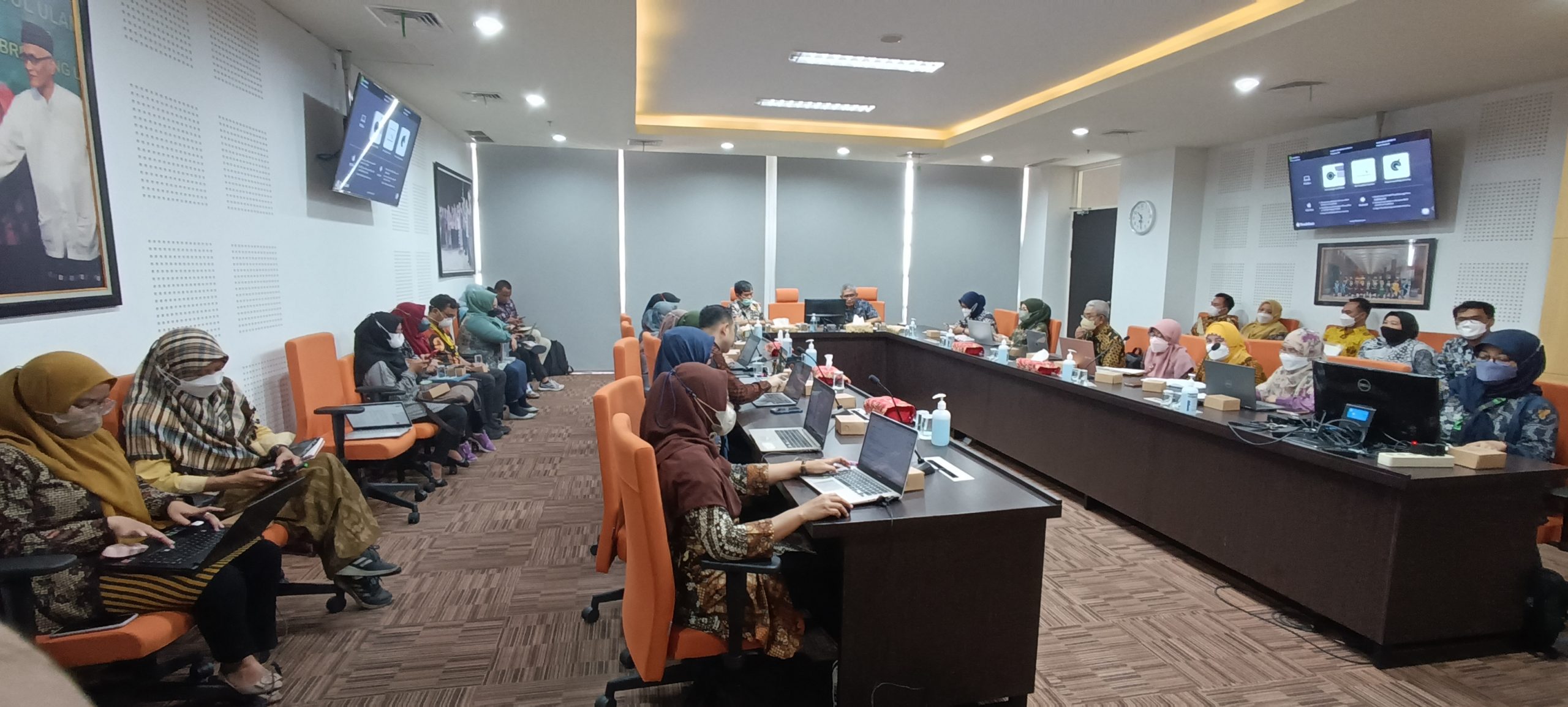 Rapat Sosialisasi Akreditasi Perguruan Tinggi